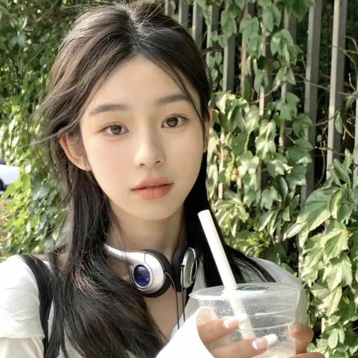 小犬与女孩